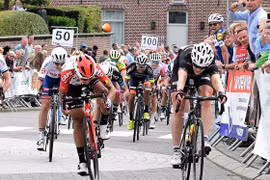 Tay đua Nguyễn Thị Thật giành ngôi á quân giải xe đạp Erondegemse Pijl Bỉ