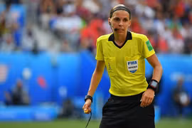 Trọng tài nữ điều khiển trận Siêu Cúp châu Âu 2019