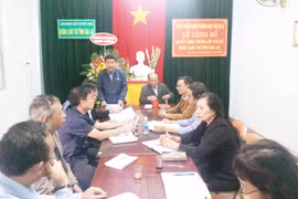 Trao Quyết định thành lập Chi bộ Đoàn Luật sư tỉnh Gia Lai