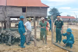 Giúp dân bằng những việc làm thiết thực