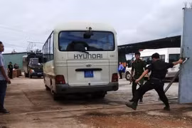 Khởi tố 26 đối tượng trong đường dây người Trung Quốc sản xuất ma túy ở Kon Tum