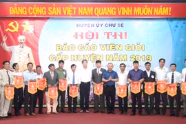 Chư Sê: 16 thí sinh thi báo cáo viên giỏi cấp huyện