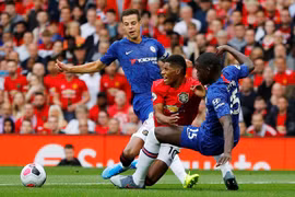 Bùng nổ đại chiến kinh điển vòng 4 Cúp Liên đoàn Anh