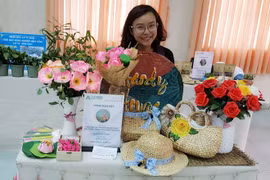 Sản phẩm từ cỏ cây và phế liệu