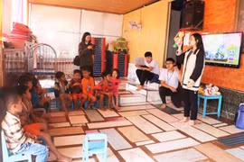 Smile Class: Hướng về học trò nghèo