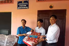 Liên đoàn Lao động tỉnh trao nhà "Mái ấm Công đoàn" cho đoàn viên khó khăn
