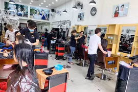 TUYỂN THỢ CHÍNH, THỢ PHỤ LÀM TÓC TẠI THÀNH PHỐ PLEIKU