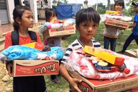 Tặng quà trị giá 113 triệu đồng cho người nghèo xã Ia Hiao