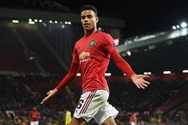 Sao trẻ lập công, MU thắng nhọc trận ra quân Europa League