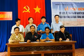 Ký cam kết chấp hành nghiêm giao thông đường thủy nội địa tại xã Ia O