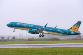 Vietnam Airlines mở 2 đường bay mới đến điểm du lịch Bali, Phuket