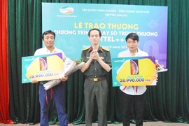 Gia Lai: 2 khách hàng trúng thưởng chương trình Viettel ++