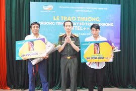 Gia Lai: 2 khách hàng trúng thưởng chương trình Viettel ++