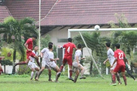 U16 HA.GL bị U16 Lào cầm hòa trong trận "thủy chiến"