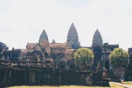 Chạm vào trái tim Angkor