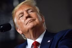 Nghiện Twitter, ông Trump tiết lộ cả ảnh mật