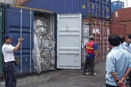 Bắt giam cựu cán bộ hải quan cửa khẩu Cảng Sài Gòn