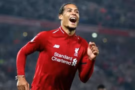 Van Dijk ký hợp đồng 6 năm, nhận lương cao hơn Maguire