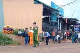 Đắk Nông: Bị điện giật khi đi trên đường, 2 học sinh tử vong