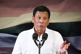 Duterte bị cấp phó tố bán tương lai để đổi lấy hợp đồng dầu khí với Trung Quốc