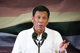 Duterte bị cấp phó tố bán tương lai để đổi lấy hợp đồng dầu khí với Trung Quốc