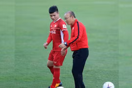 Ông Park mất nửa đội hình