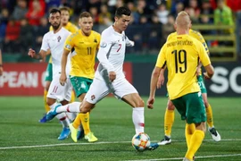 Vòng loại EURO 2020: Ronaldo lập "poker" giúp Bồ Đào Nha đại thắng