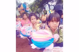 "Vui hội trăng rằm" trên đỉnh Pyầu