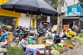 Mùng 7 Tết, giá thực phẩm, rau xanh bắt đầu "hạ nhiệt"