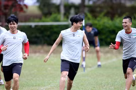 Công Phượng và đồng đội phải cách ly khi hội quân cùng Hoàng Anh Gia Lai