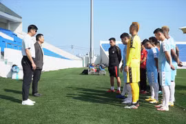 Các đội bóng V.League rục rịch hội quân sau Tết