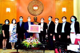 Tình dân tộc, nghĩa đồng bào