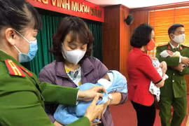 Giải cứu 4 trẻ sơ sinh nạn nhân vụ buôn người xuyên quốc gia