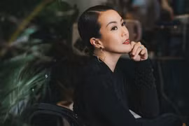 'Mỹ nhân ảnh lịch' Chung Vũ Thanh Uyên quyến rũ ở tuổi U.50