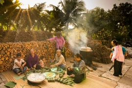 Tết, hạnh phúc là bận rộn