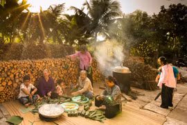 Tết, hạnh phúc là bận rộn