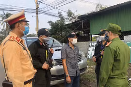 Đà Nẵng: Bắt giam tài xế ô tô chở 3 người Trung Quốc nhập cảnh trái phép