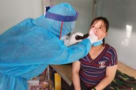 Tình người trong khu cách ly