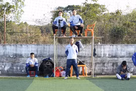 Bình luận viên bóng đá phủi