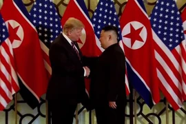 Hé lộ đề nghị chưa từng có của ông Trump với ông Kim Jong-un