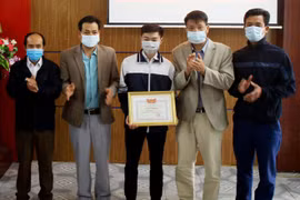 Nam sinh lớp 12 nhặt được hơn 30 triệu đồng, tìm người trả lại