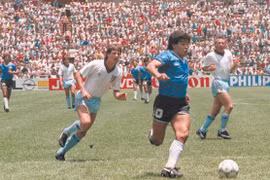 Nghi vấn về việc tài sản của Maradona bị 'rút ruột'