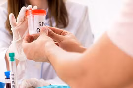 Con không dám hẹn hò vì bố đã bán... tinh trùng đến 500 lần