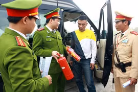 Không bắt buộc xe ôtô từ 4 đến 9 chỗ ngồi phải có bình chữa cháy