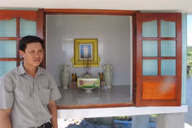 Người cộng sản được dân lập miếu thờ