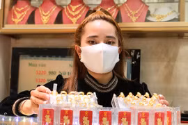 Pleiku: Nhộn nhịp thị trường vàng ngày vía Thần Tài