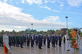 Lãnh đạo tỉnh Gia Lai dâng hoa, dâng hương tưởng niệm Chủ tịch Hồ Chí Minh và các liệt sĩ