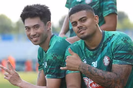 Muôn màu thưởng Tết bóng đá Việt