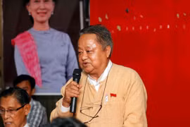 Trợ lý thân cận của bà Aung San Suu Kyi bị bắt lúc nửa đêm