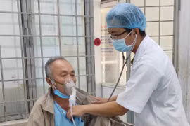 Chuyện về một bác sĩ trẻ ở Gia Lai xung kích vào tâm dịch